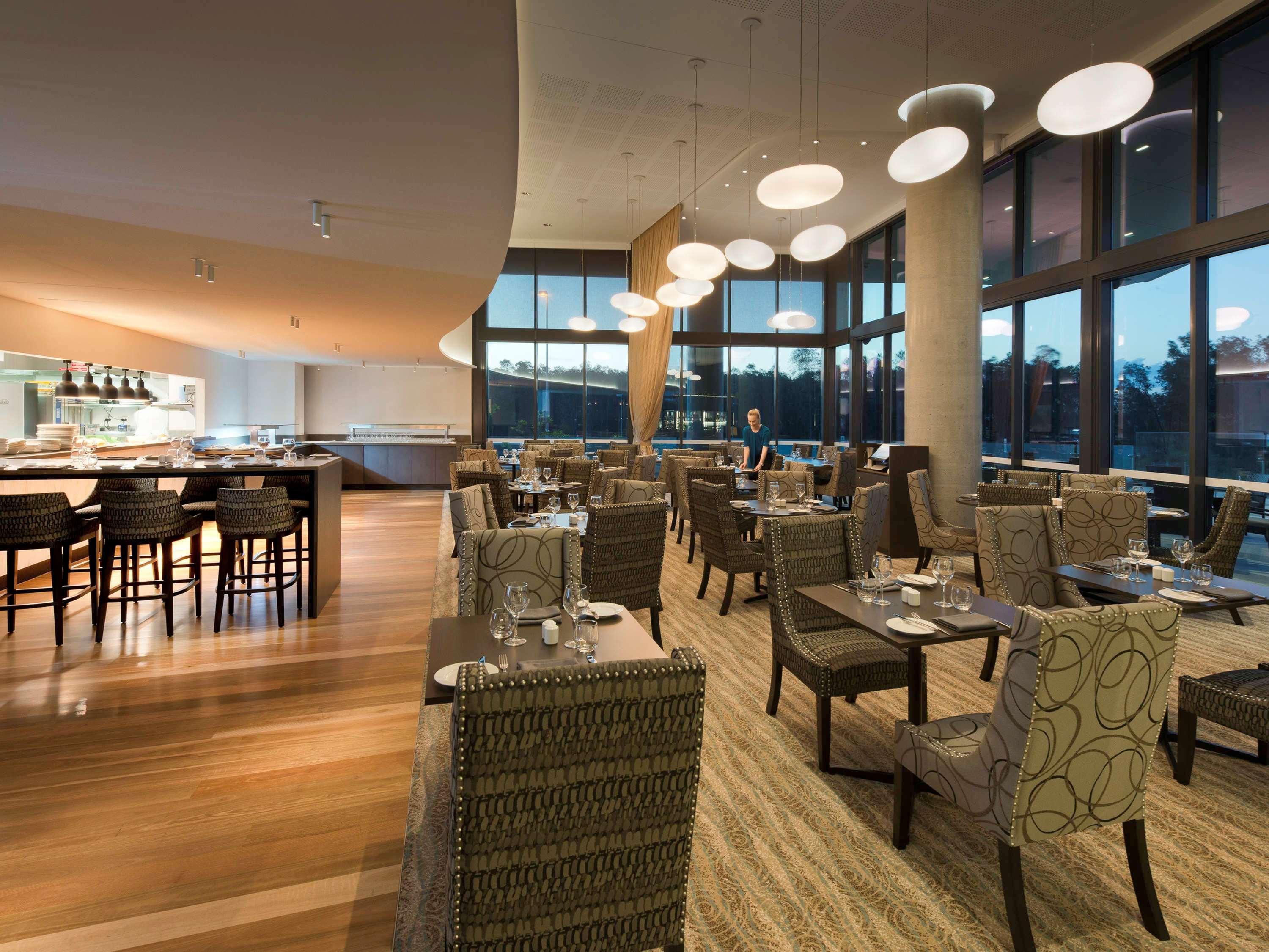 Pullman Brisbane Airport Hotel Exterior foto The River