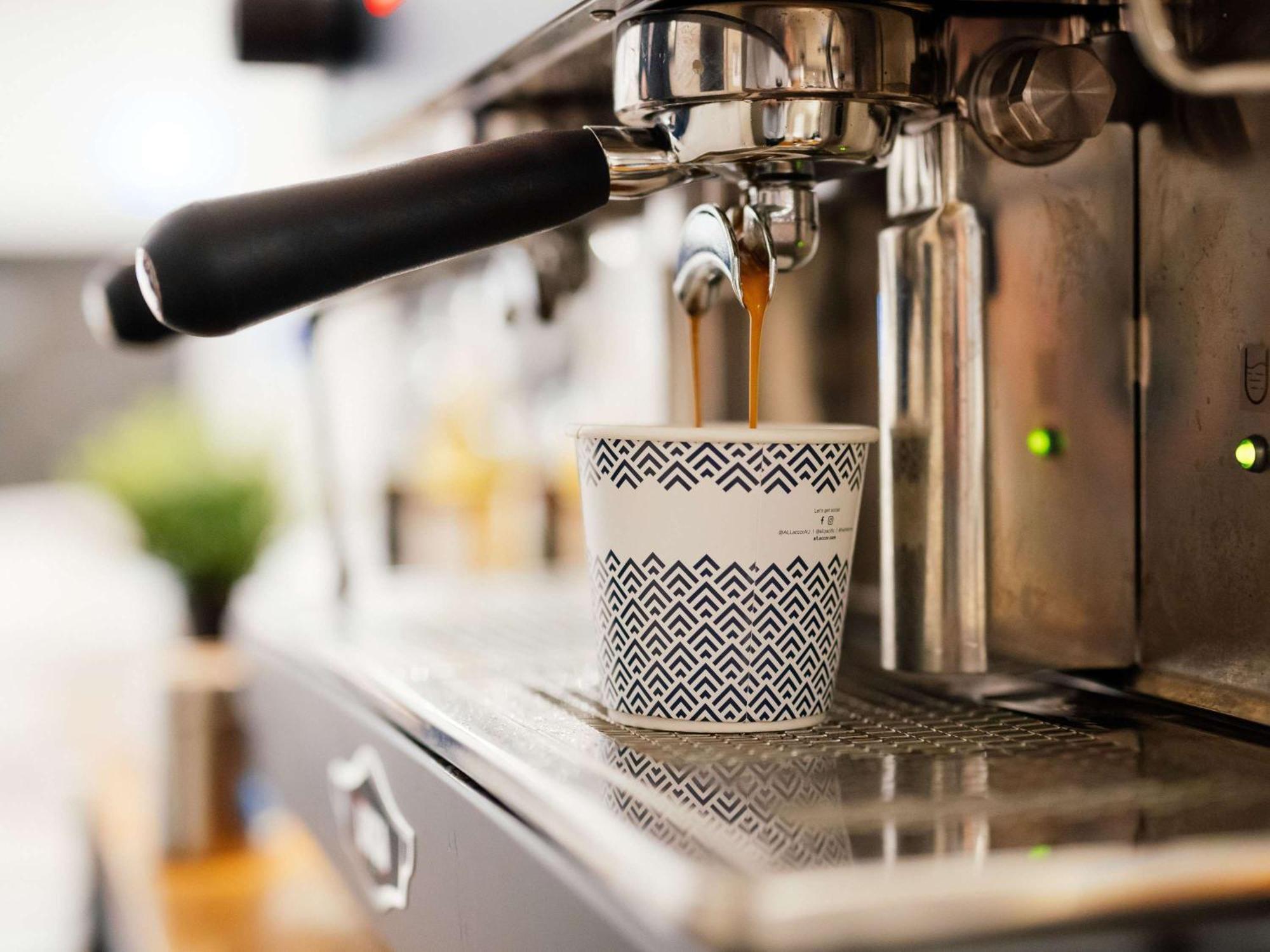Pullman Brisbane Airport Hotel Exterior foto Espresso machine