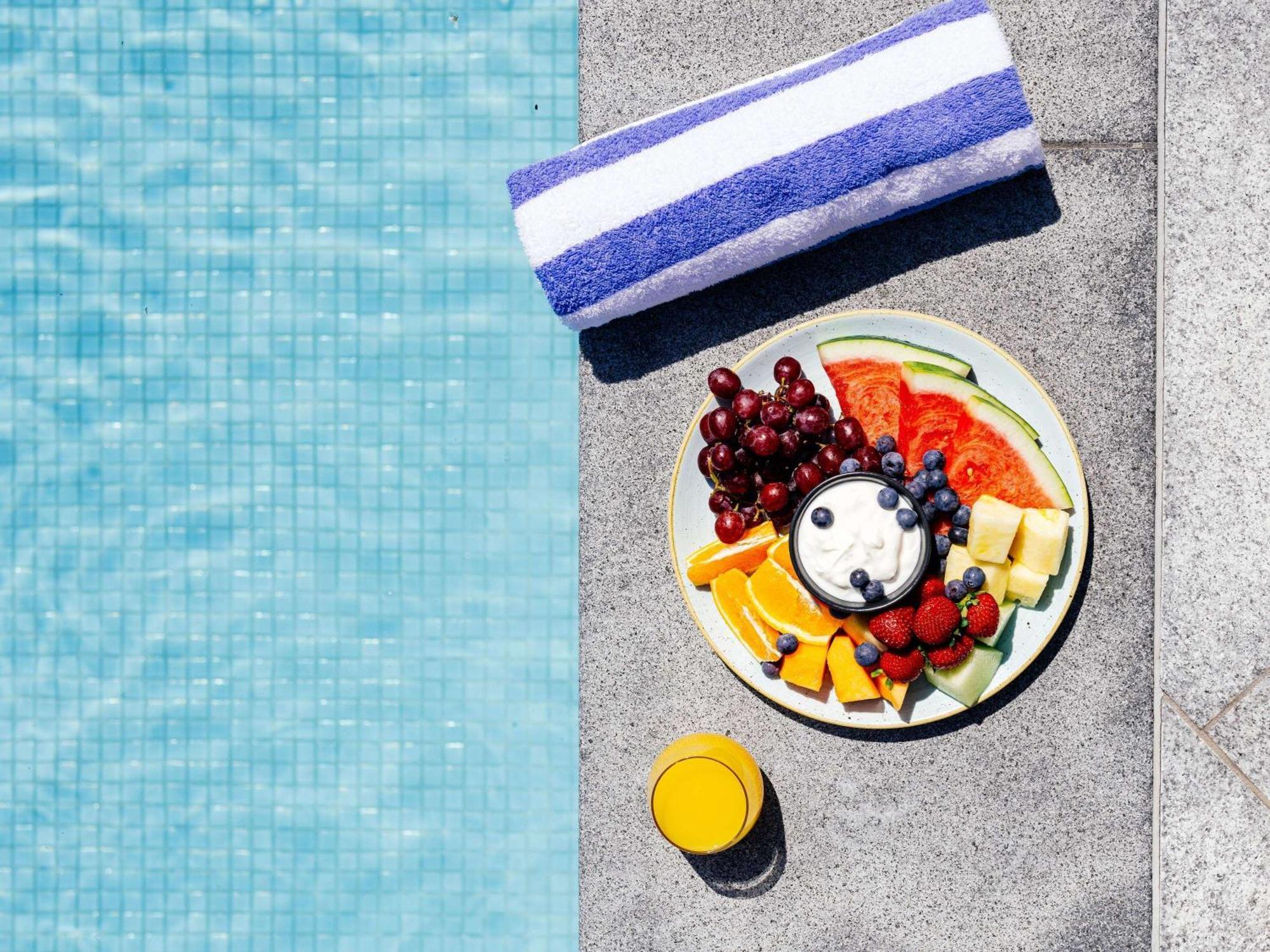 Pullman Brisbane Airport Hotel Exterior foto Fruit salad