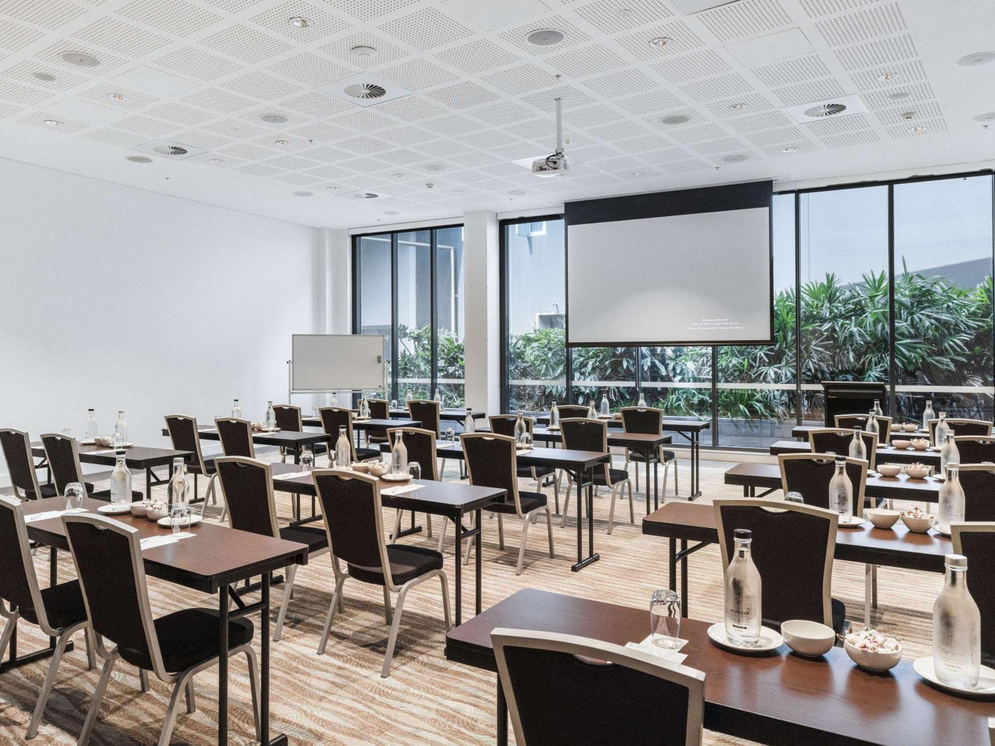Pullman Brisbane Airport Hotel Exterior foto Meeting room