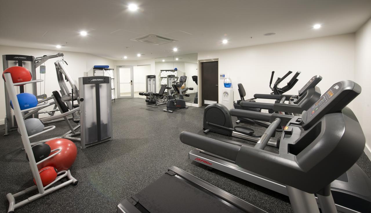 Pullman Brisbane Airport Hotel Exterior foto The gym at the hotel